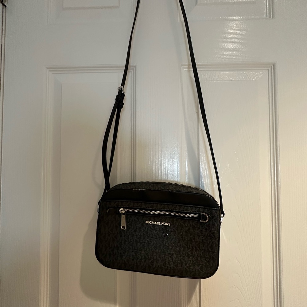 Black Zippered Handbag